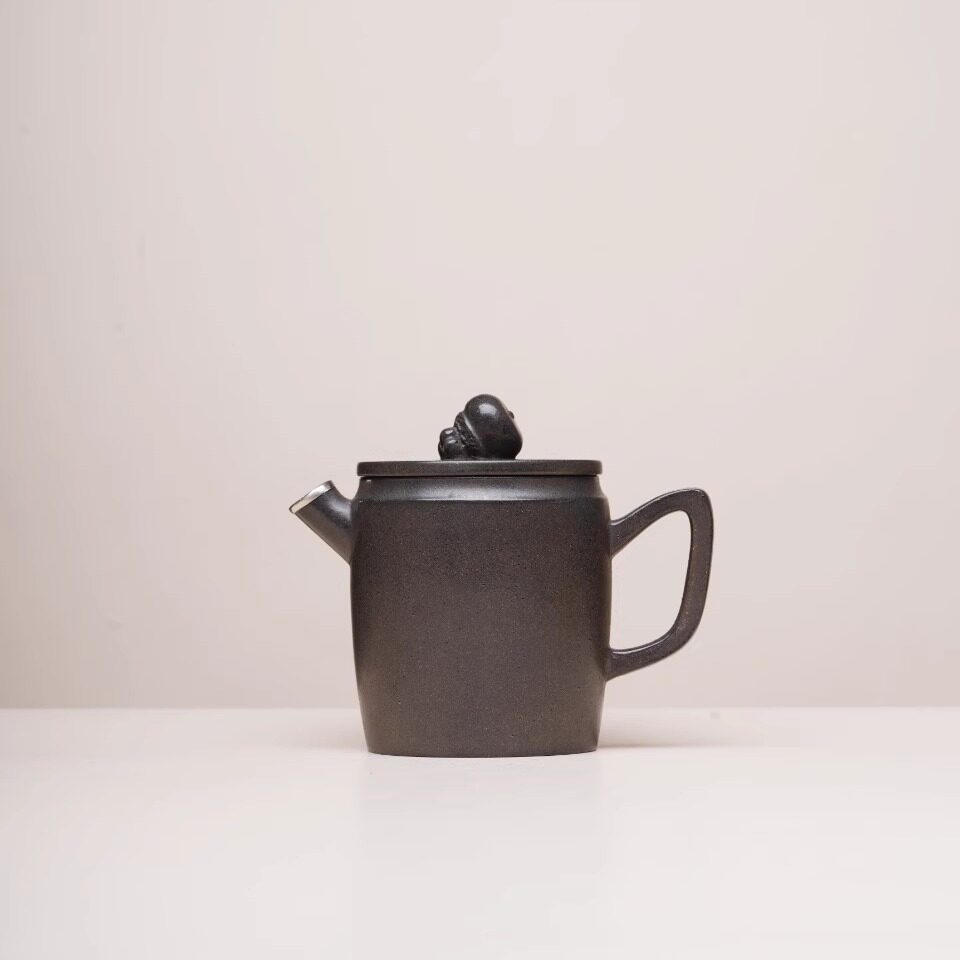 一条新派紫砂【吉柿】原矿青段泥茶壶手工制作