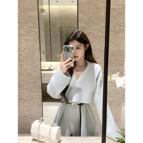 JustQin【重磅大女主】2025秋冬新款不规则收腰中长款针织女外套