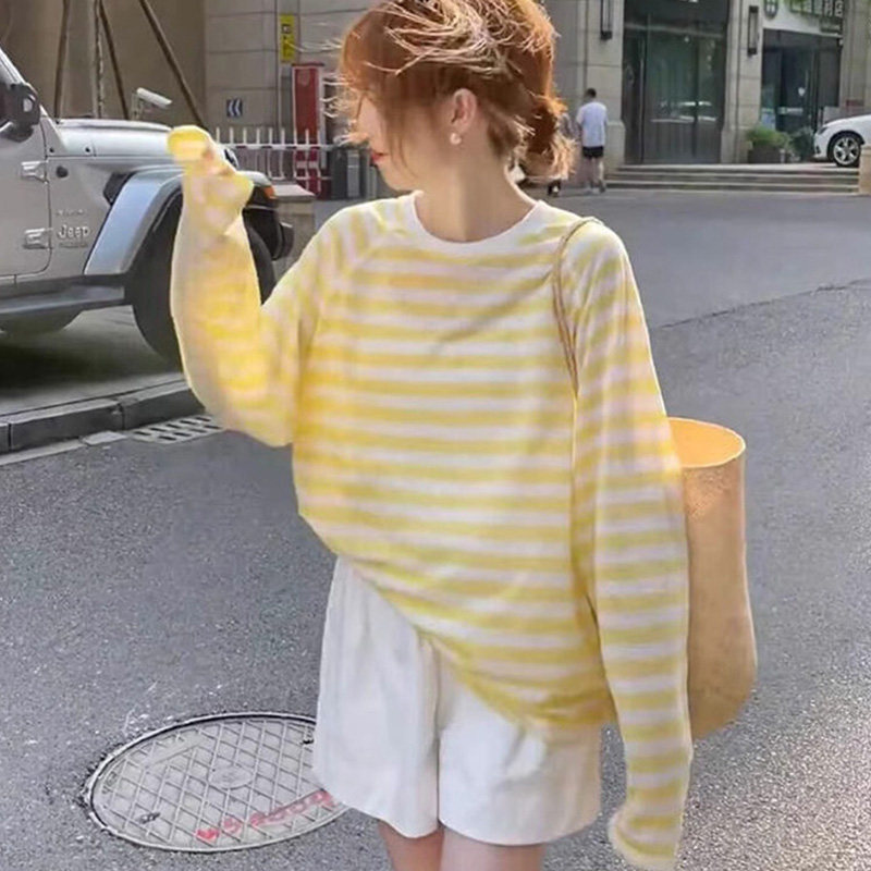 多巴胺罩衫女2026夏季新款松弛感慵懒风宽松性感撞色条纹防晒T恤