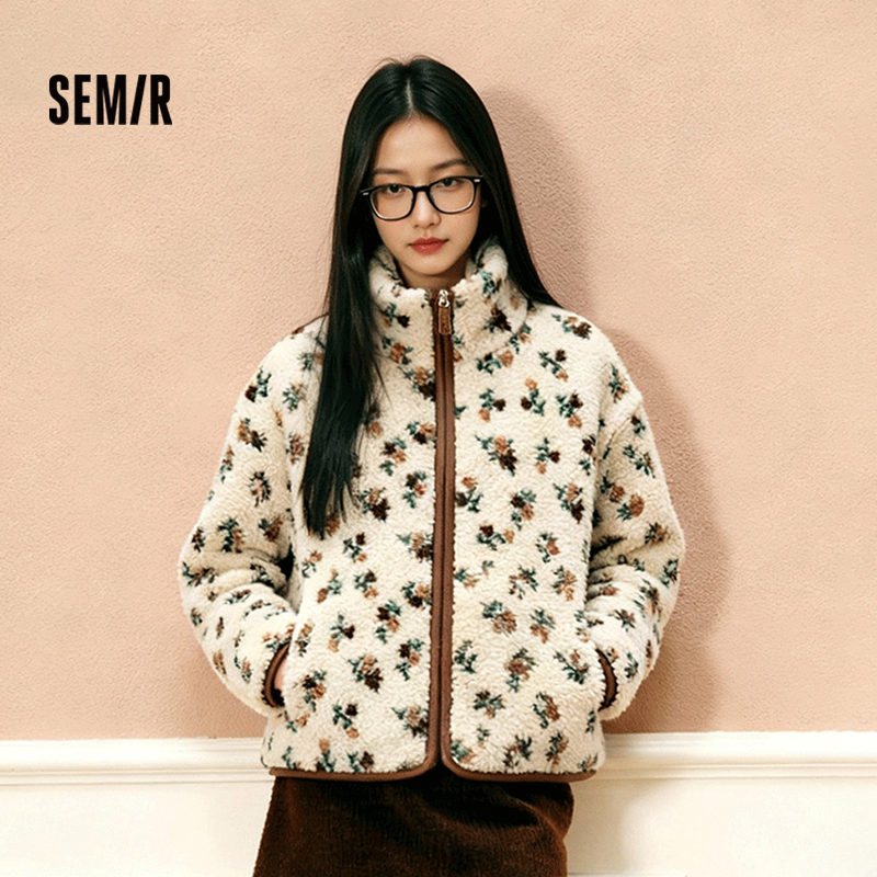 森马仿羊羔毛摇粒绒图案外套女