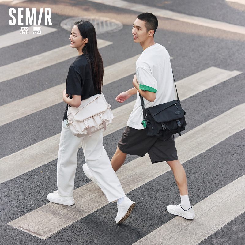 森马男大容量斜挎帆布包情侣户外