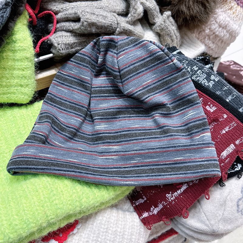 韩国代购韩版针织拼色条纹冷帽女