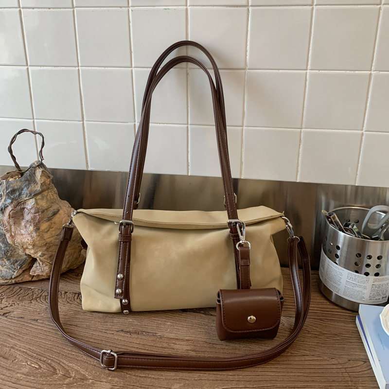 高级感麂皮绒枕头包包女2026新款磨砂拼接腋下包大容量单肩斜挎包