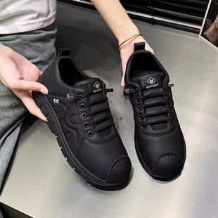 软皮软底妈妈鞋秋冬款透气平底防滑休闲鞋加绒一脚蹬不累脚运动鞋