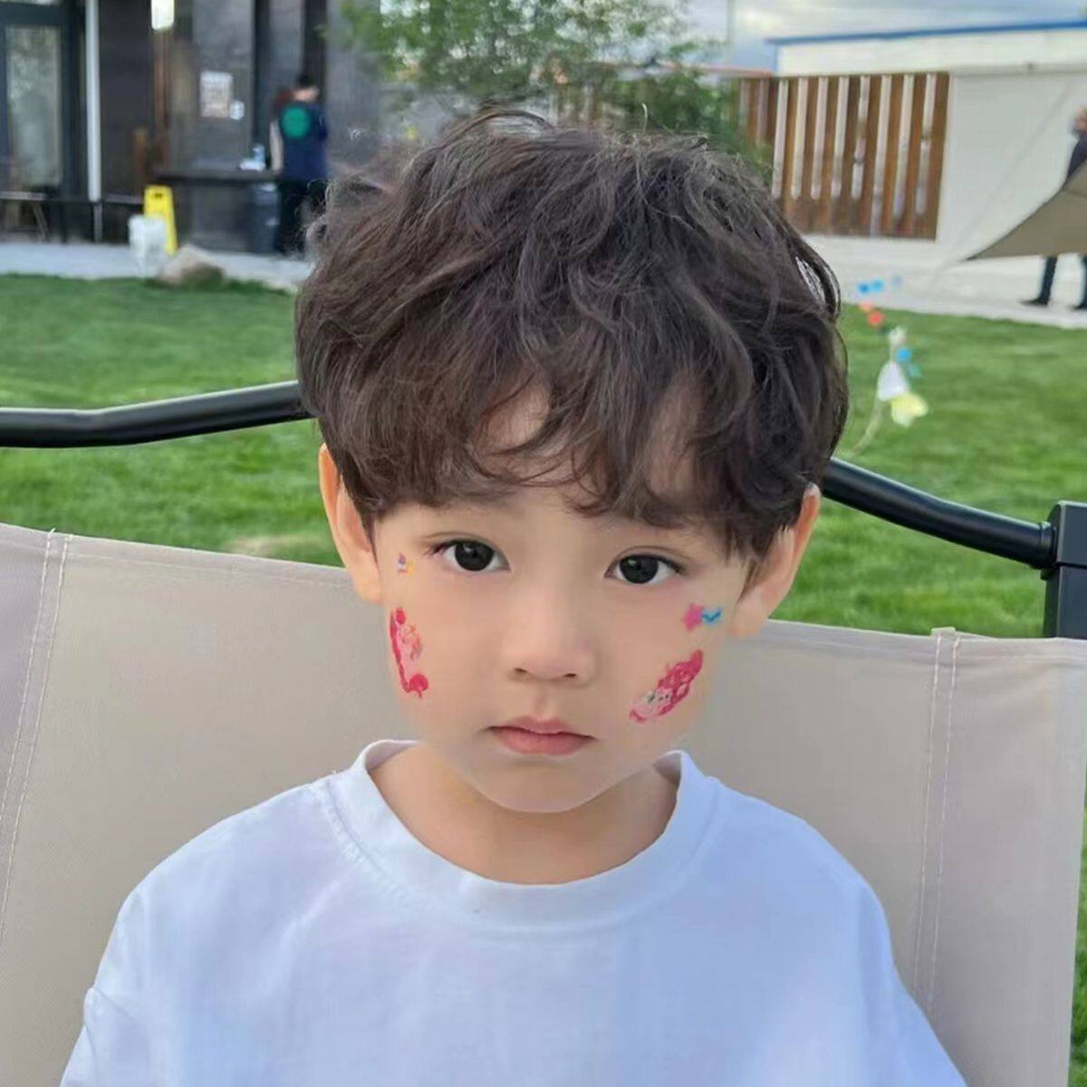 儿童假发男孩短发搞笑拍照道具纹理烫可爱透气模特摄影发型头套款