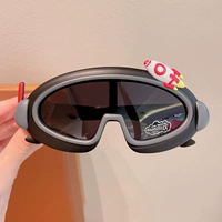 Черный космический космический корабль