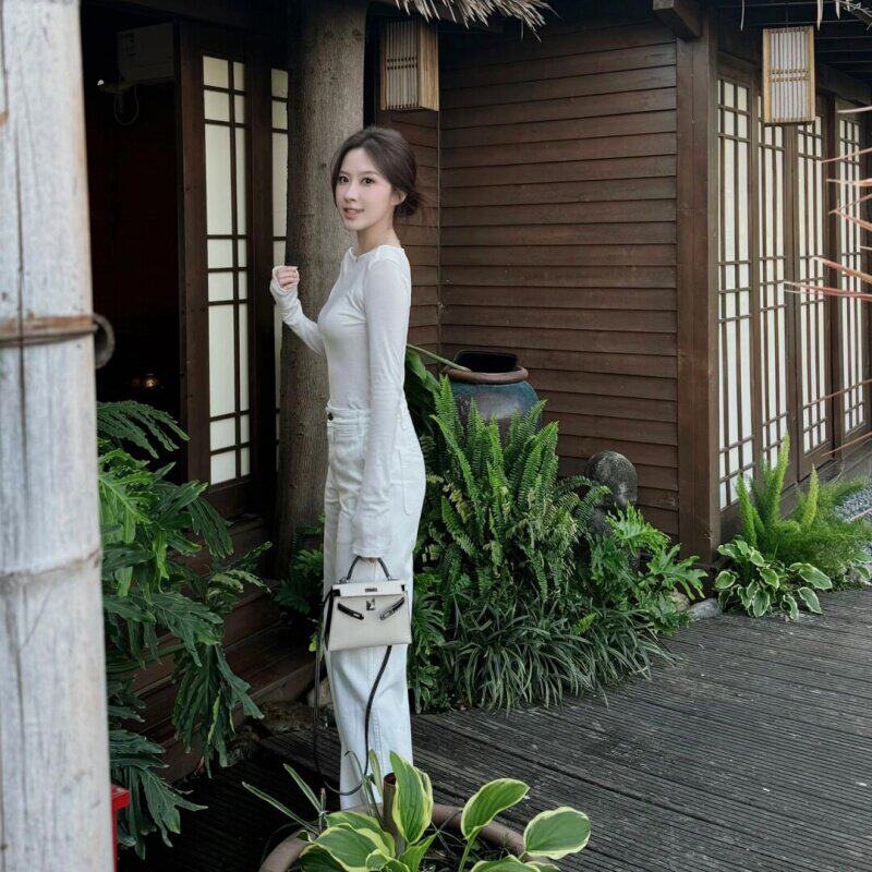 设计感套装白色薄款上衣女2026新款小清新春夏小个子阔腿裤打底衫