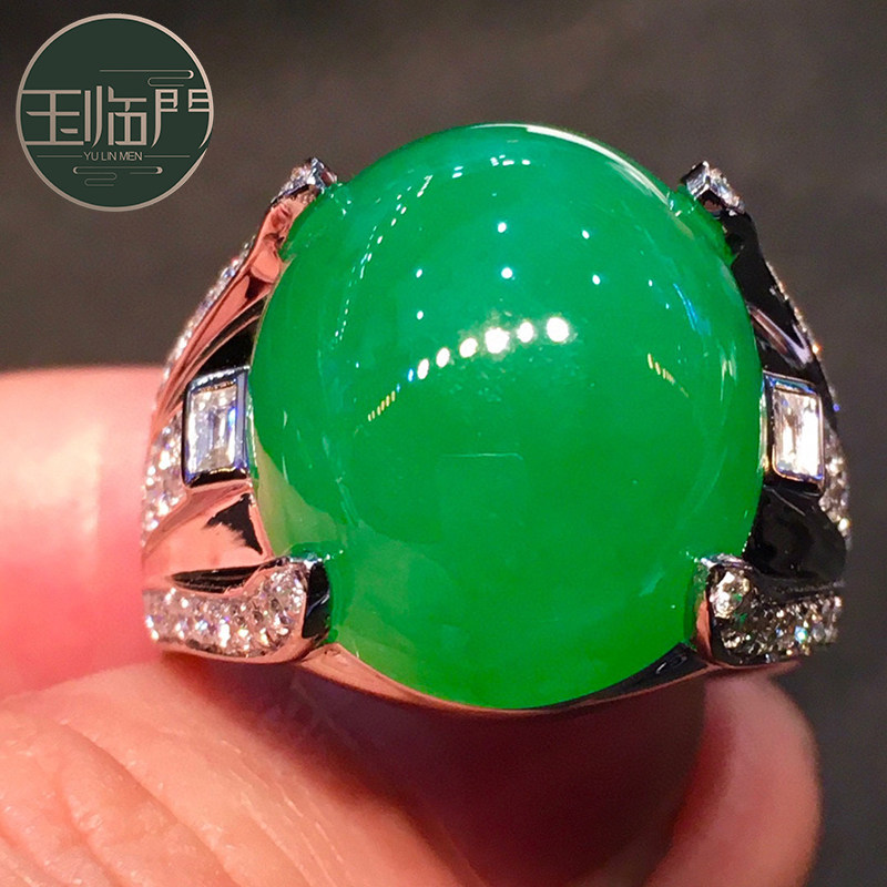 玉临门冰种阳绿翡翠蛋面戒指男士 18k金镶嵌钻石品相纯正奢华大气