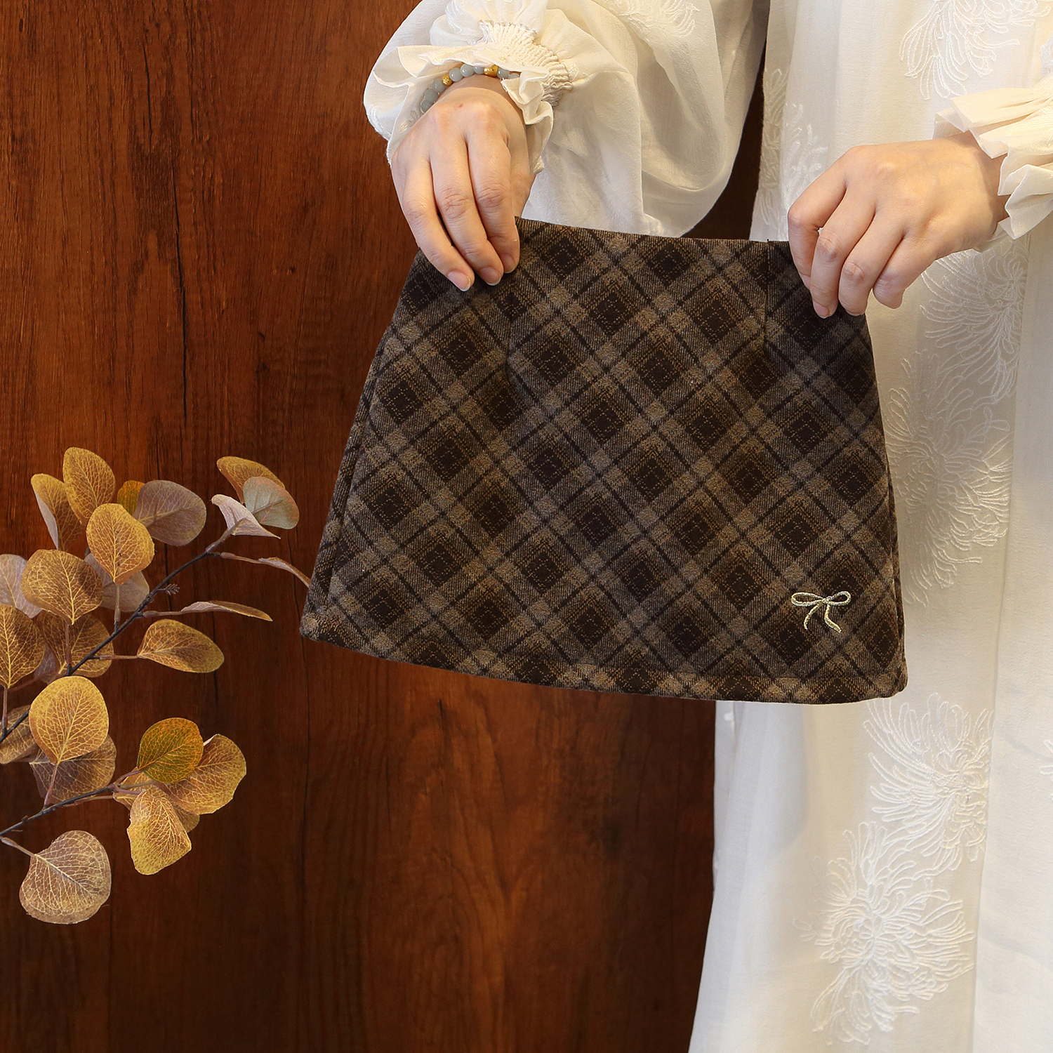 女童2025秋冬加厚款学院风格纹A字半身裙女高腰修身显瘦毛呢短裙