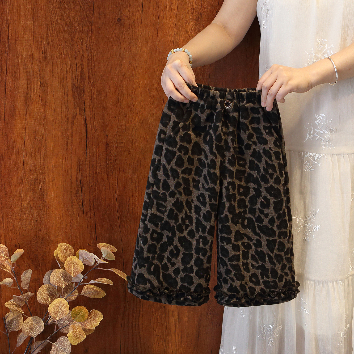 女宝宝加绒裤子秋冬季新款女童一体绒保暖长裤儿童时髦豹纹直筒裤