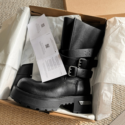 巴黎黑色真皮长筒骑士靴女款2025秋季毒液皮带扣厚底增高机车靴子