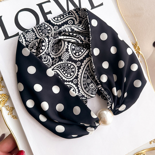 黑白腰果花磁吸扣三角小丝巾女春秋夏季搭配衬衫护颈围脖子薄围巾