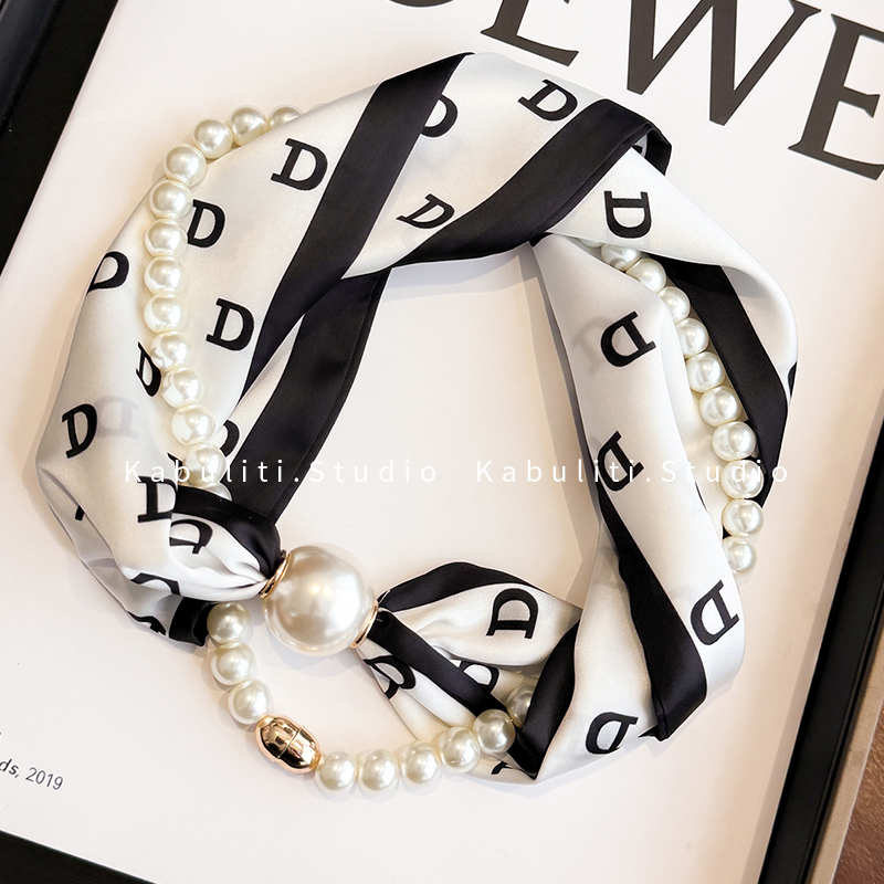 春秋夏季系脖领巾职业穿搭