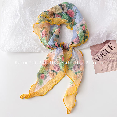 油画月季压皱丝巾旅游搭配