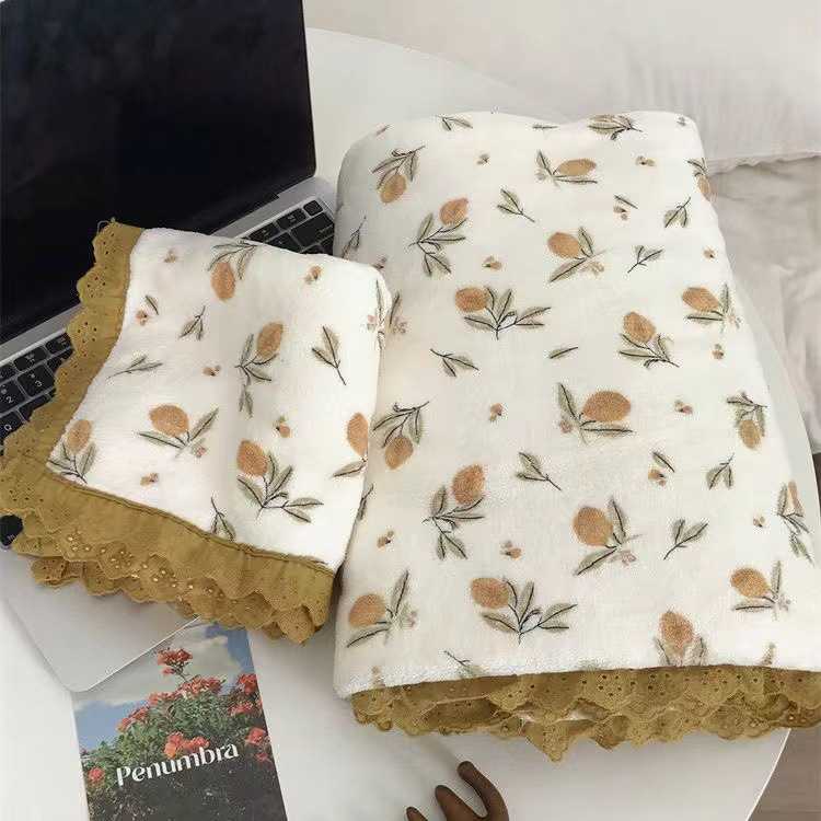 新款直销跨境货源小碎花印花花边毛巾浴巾吸水速干裹巾大毛巾新款