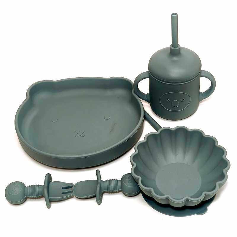 新款直销宝宝餐盘婴儿吸管杯分格餐盘硅胶儿童餐具吃饭训练叉勺喂