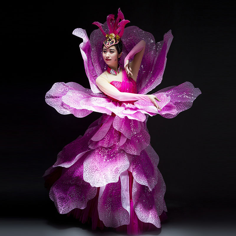新款现代开场舞盛世花开舞蹈演出服花瓣长裙表演服装合唱裙伴舞女