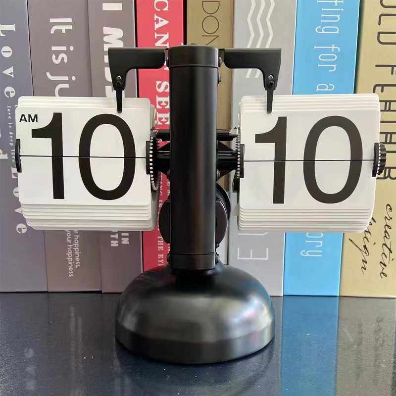 新款直销创意自动翻页钟表复古客厅摆件现代简约妙刻座钟单脚小天