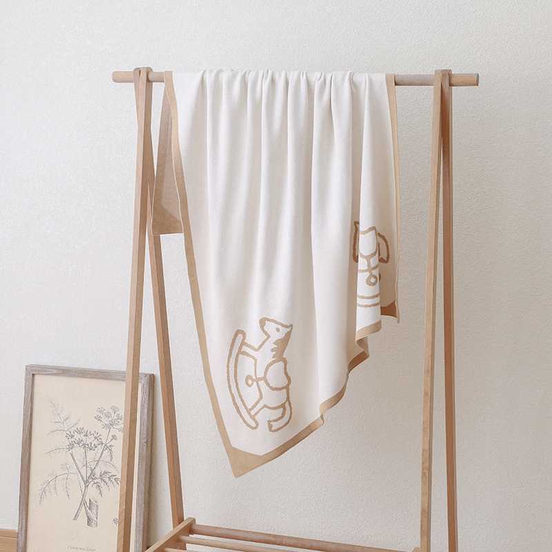 新款直销小马毯子H毯宝宝毯装饰盖毯针织保暖儿童空调披肩婴儿沙