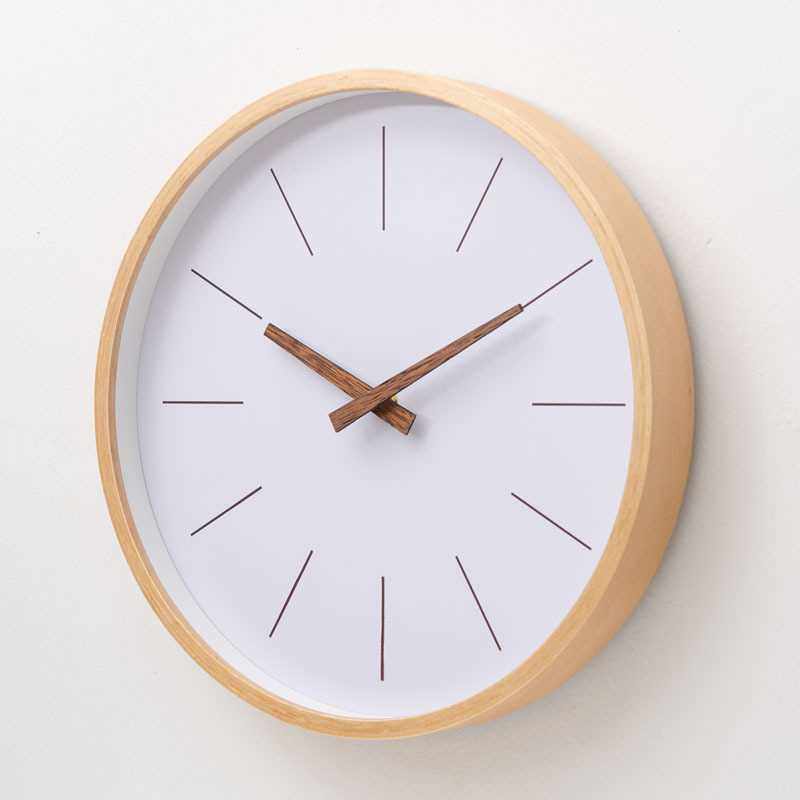 新款直销日式原木圆形实木挂钟北欧极简钟表客厅卧室时尚创意静音