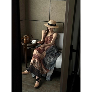 现货芝芝 印花丝巾沙滩度假波西米亚不规则吊带长裙 花漾漫游