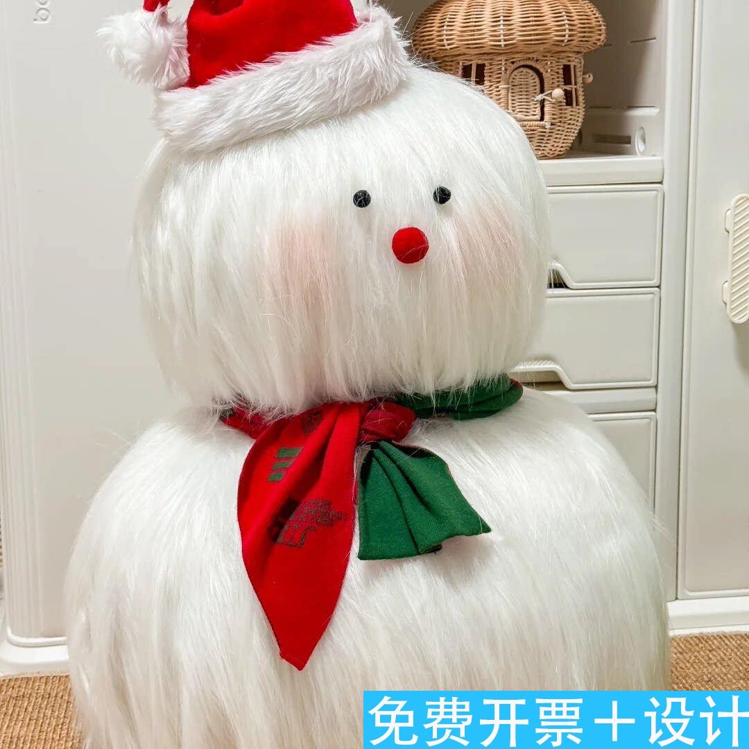圣诞节日冬季雪人装饰布置