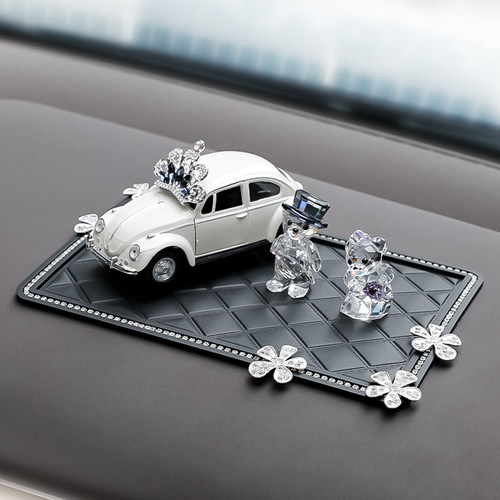 车载防滑垫汽车中控台仪表台摆件香薰垫装饰品置物垫车内用品大全