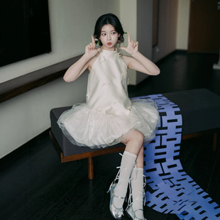 法式挂脖轻婚纱小个子可爱甜美风晨袍领证登记小白裙订婚新娘礼服