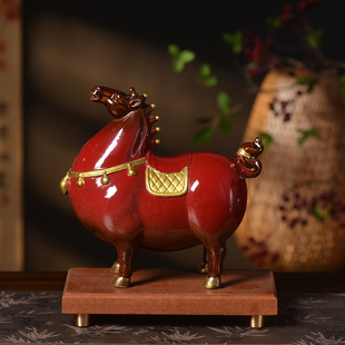 高级感金红色陶瓷唐马摆件家居装饰品客厅办公室工艺品吉祥送礼品