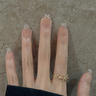 MILIMI纯手工穿戴甲定制高级感2025新款 裸色碎钻美甲贴片乐章晚宴