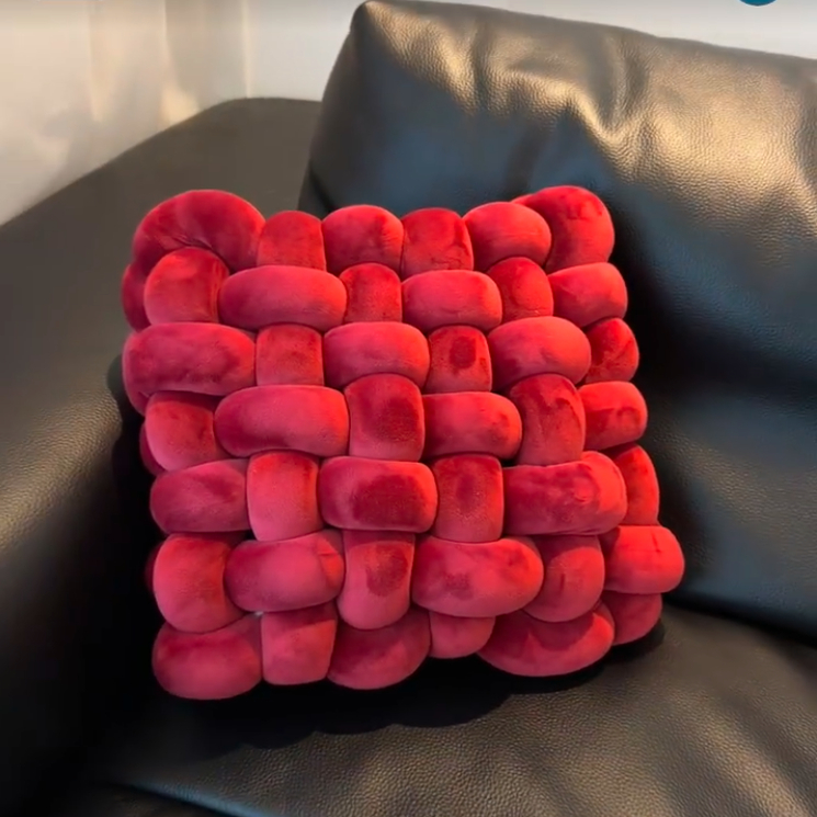 新年抱枕方形编织椅垫坐垫沙发靠背毛绒靠枕装饰飘窗红色抱枕