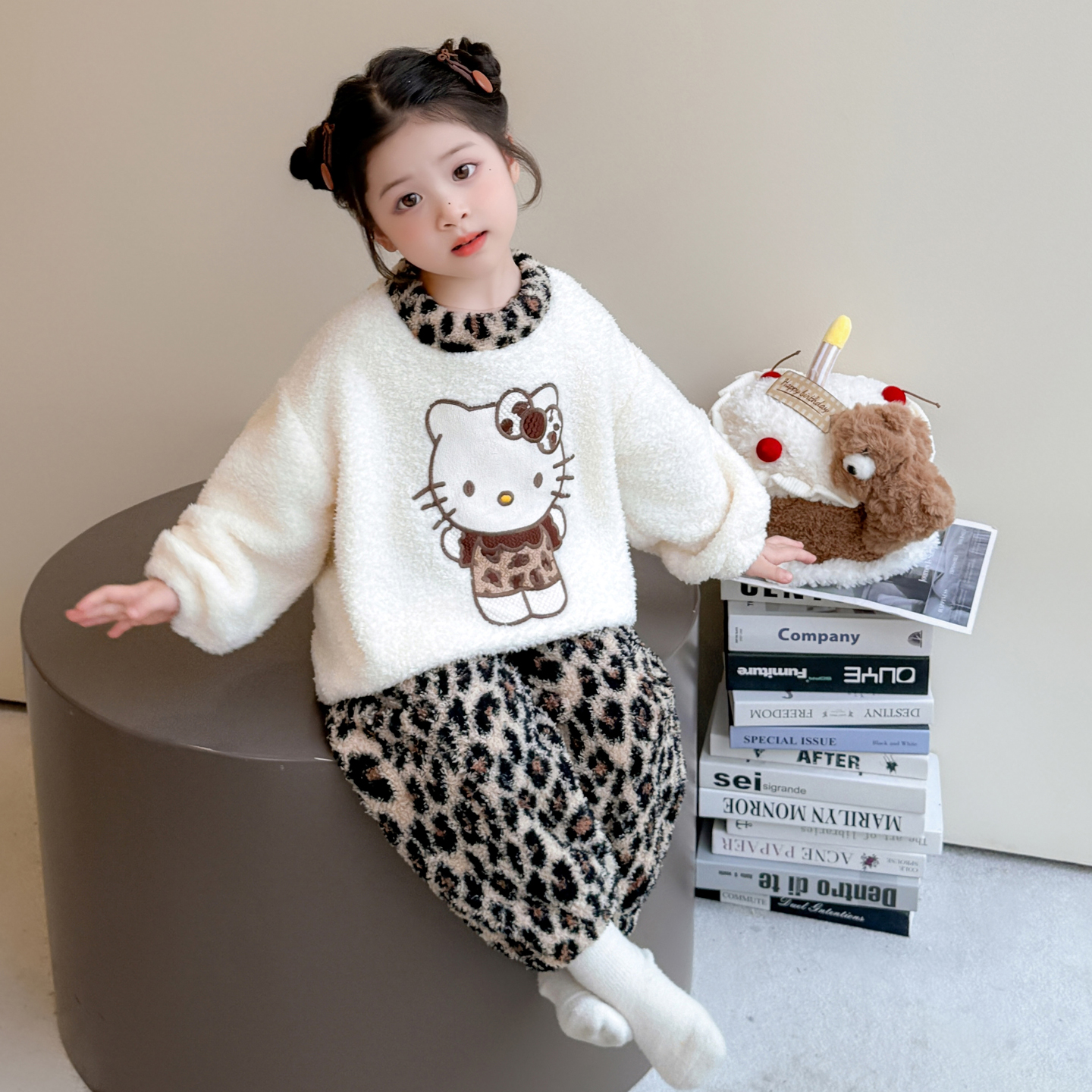 女童睡衣秋冬珊瑚绒2025新款