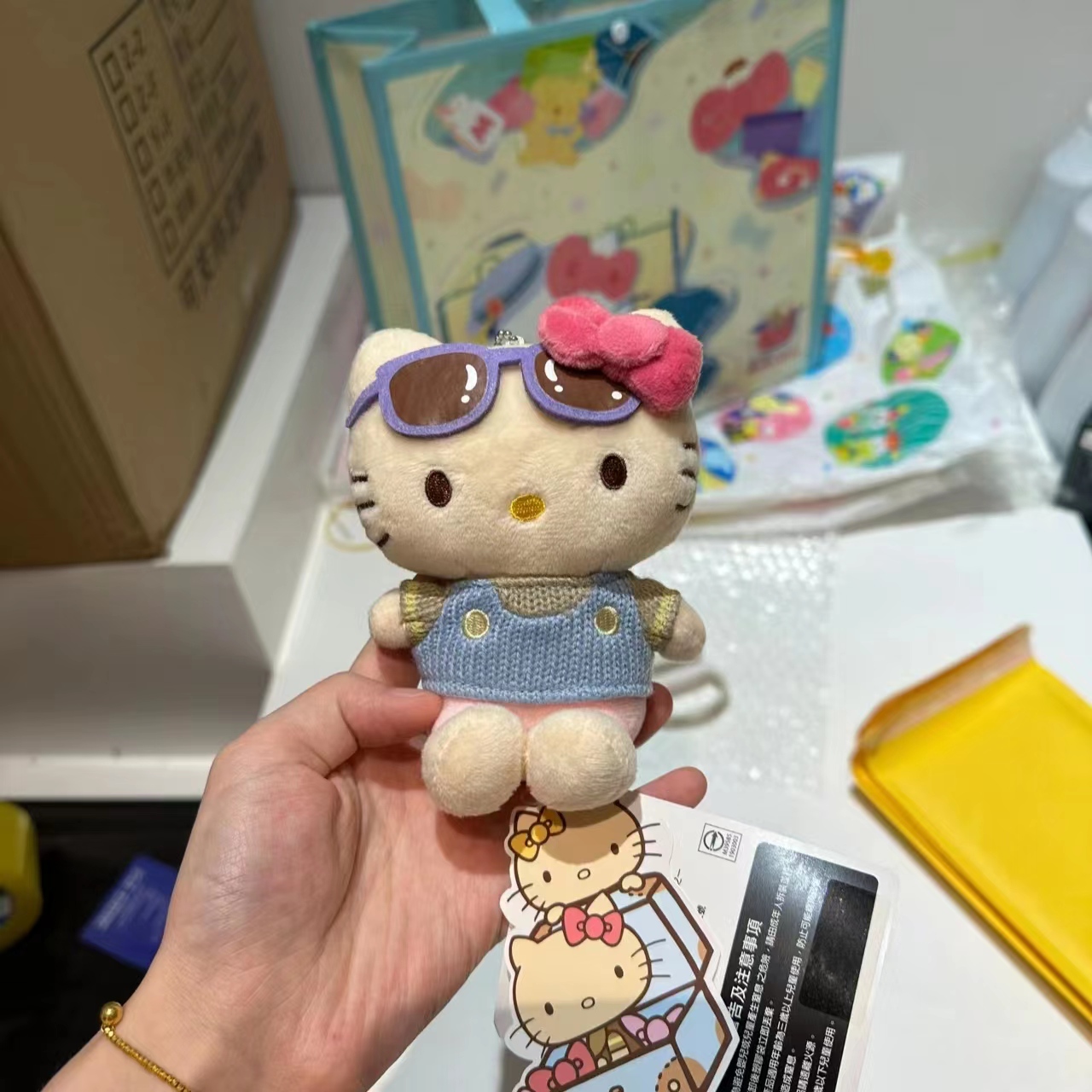 毛衣hellokitty挂件包包公仔挂饰书包哈喽kt猫玩偶可爱秋冬小饰品