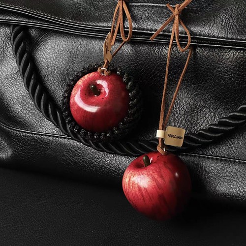 复刻暗红苹果“毒苹果”包包挂件 有趣车载挂饰创意车挂平平安安