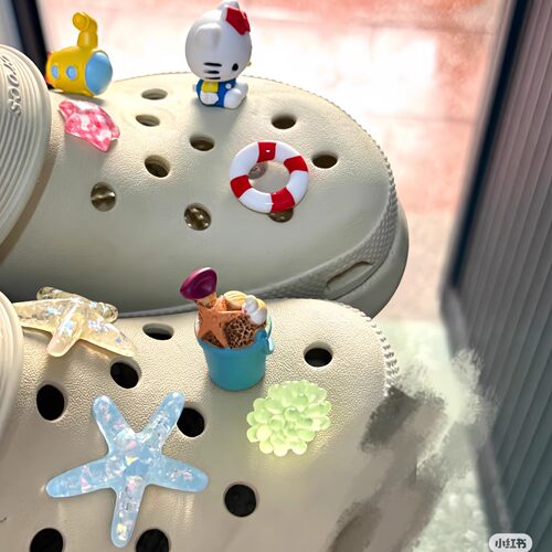 【海星泳圈】HelloKitty洞洞鞋鞋花配饰女生适配鞋扣crocs鞋花diy