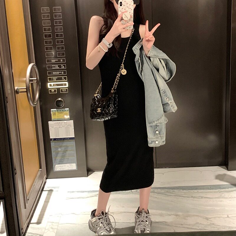 灰色吊带裙女夏季针织小