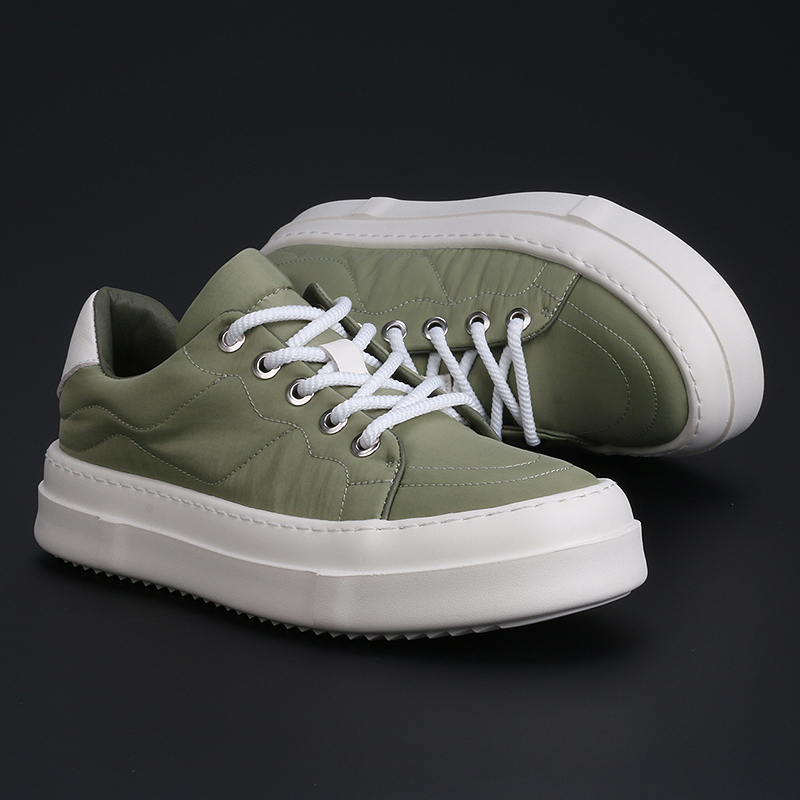 时尚新款透气休闲低帮板鞋