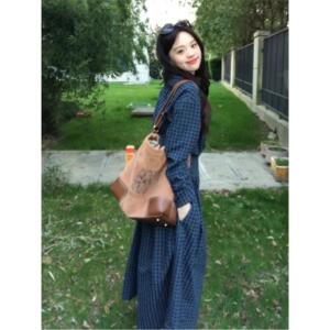 设计感小众两翻领格纹假两件长袖连衣裙收腰显瘦气质长裙子女秋冬