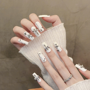 欧美甲纯白长方十字架贴钻钢珠手绘小众辣妹穿戴甲手工美甲可拆卸