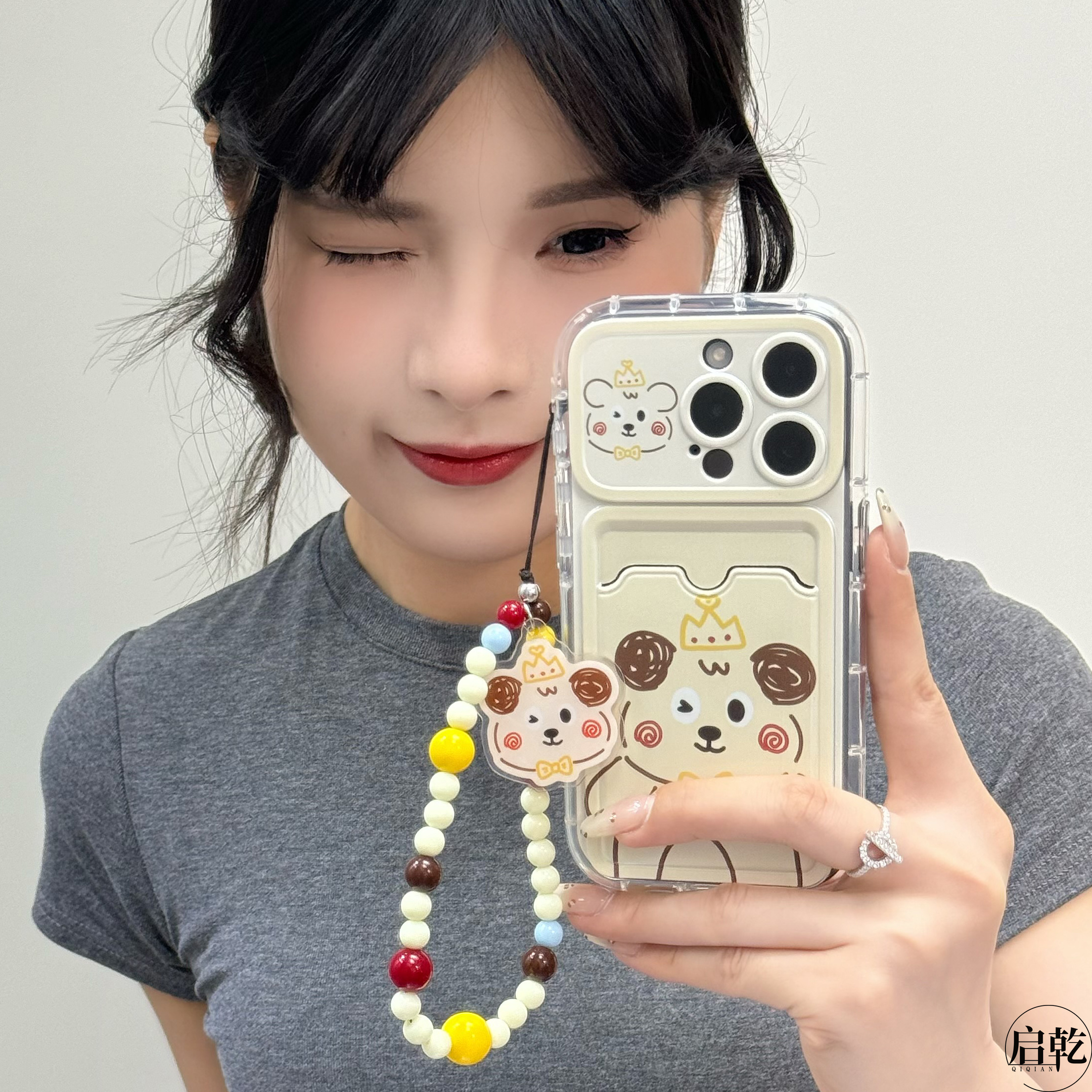 启乾 黄色皇冠狗狗腕带iPhone16/15手机壳适用苹果14/13promax卡包卡套插卡12软壳11链条挂绳少女心卡通新款