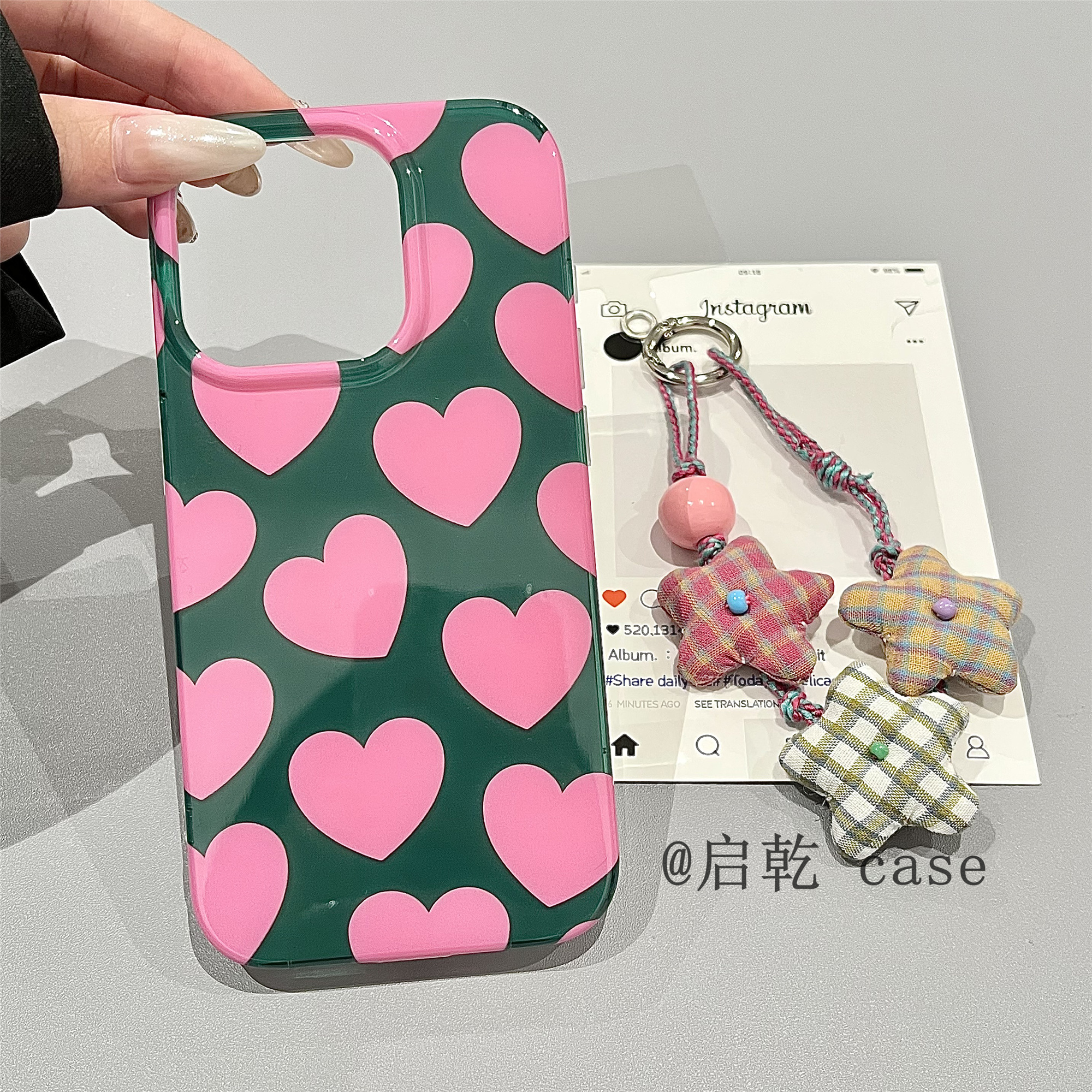 启乾 韩系粉色爱心腕带iPhone16/15手机壳适用苹果14/13promax双层硬壳手提链条挂绳少女心小众日韩新款夏天