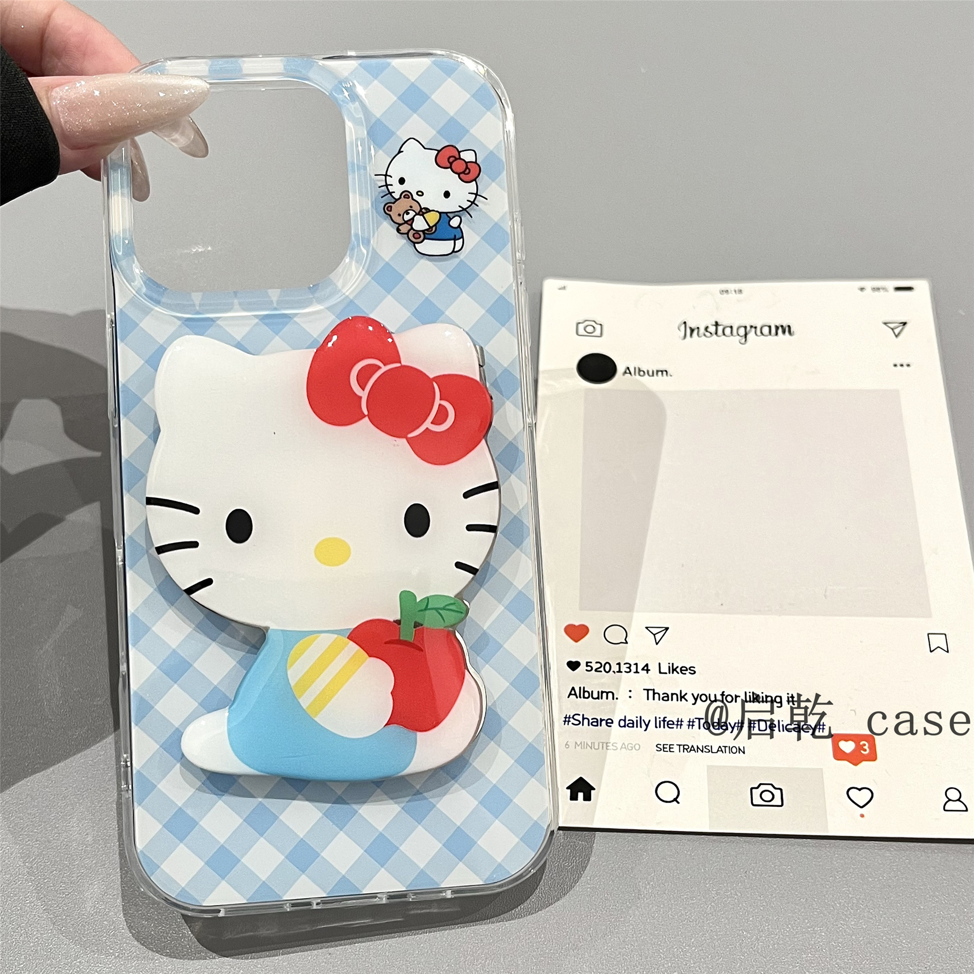 启乾 蓝色菱格凯蒂猫镜面折叠支架iPhone16/15手机壳适用苹果14/13promax硬壳少女心可爱哈喽HelloKitty新款