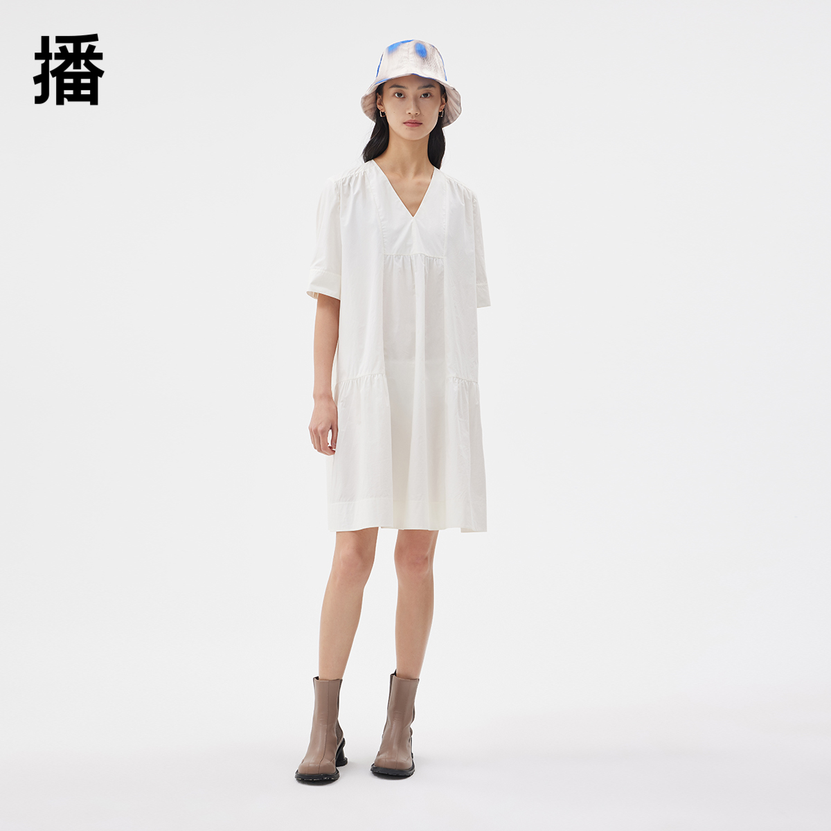 V领设计、层次感褶皱