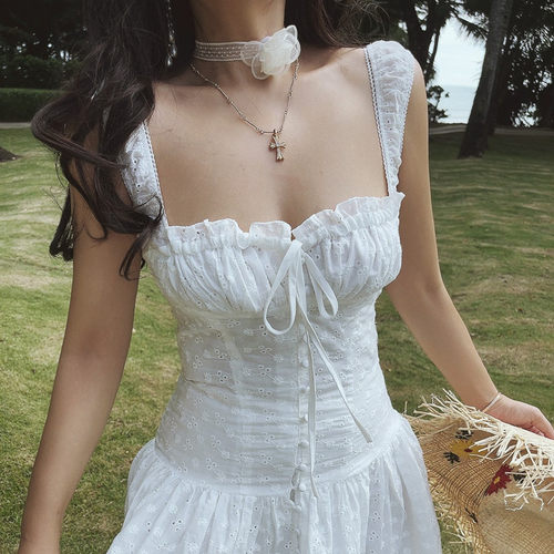 法式复古方领抽绳度假白色吊带裙