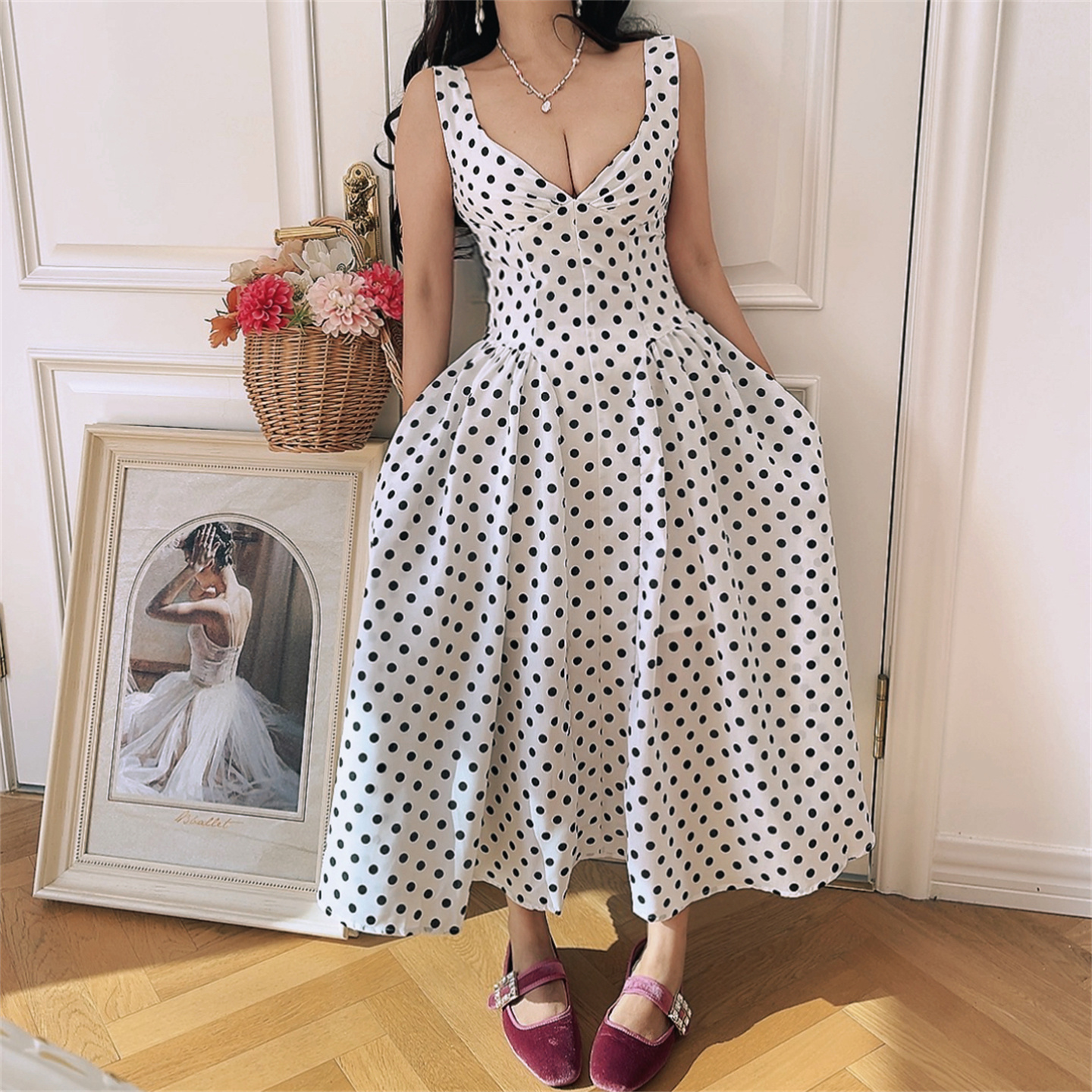 法式V领波点收腰度假长裙连衣裙