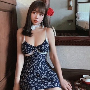 chenopod太美啦！自制法式蕾丝花边V领仙女素色碎花度假吊带裙女