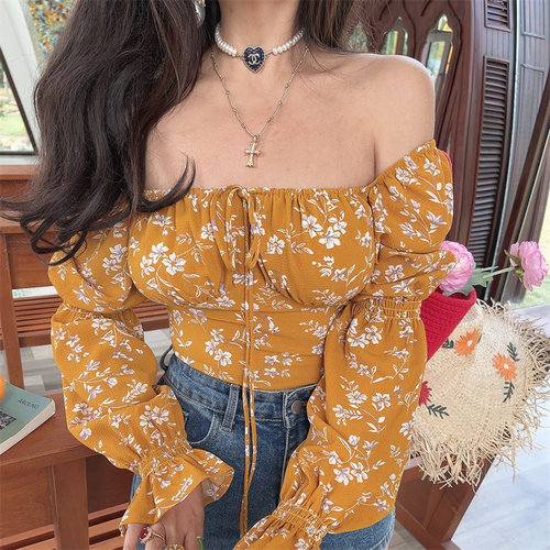 法式方领灯笼袖露腰度假碎花小衫