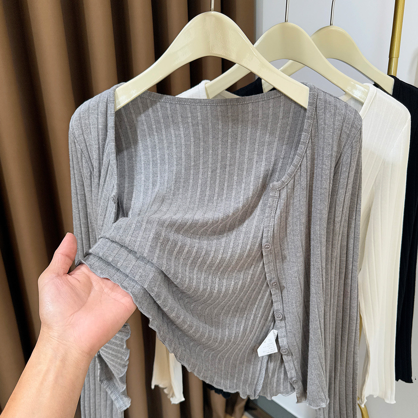 灰色冰丝针织开衫女薄款2026新款配吊带裙外搭防晒罩衫竖纹小外套,女装/女士精品,毛针织衫,淘宝优惠券,粉丝福利购,淘宝优惠卷
