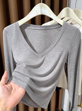 大领口灰色短款针织低领打底衫女秋季高级感长袖T恤内搭深V领上衣