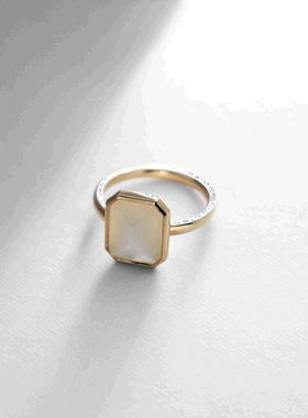 日潮跑腿COCOSHNIK 有色宝石（白珍珠贝）角方形戒指复古耳环贝母